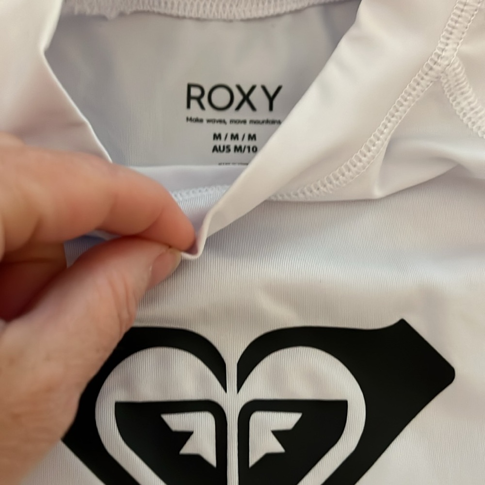 NWOT Roxy White and Black Logo Rash Guard - Picture 2 of 3